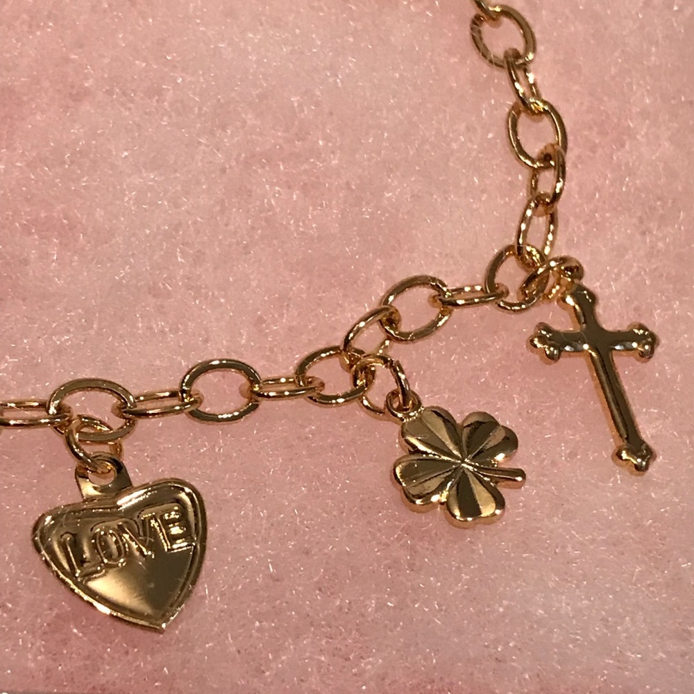 🛍SOLD🛍 18k Gold Plated Charm Bracelet